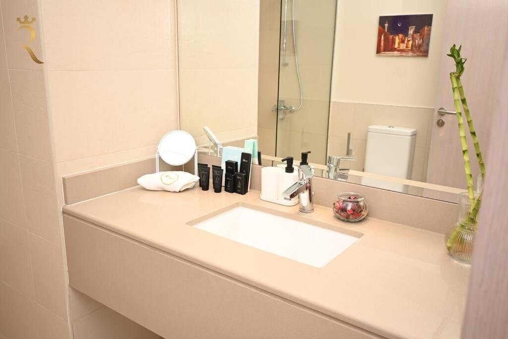 Charming Rossa 1br Getaway Yas Island Appartamento *